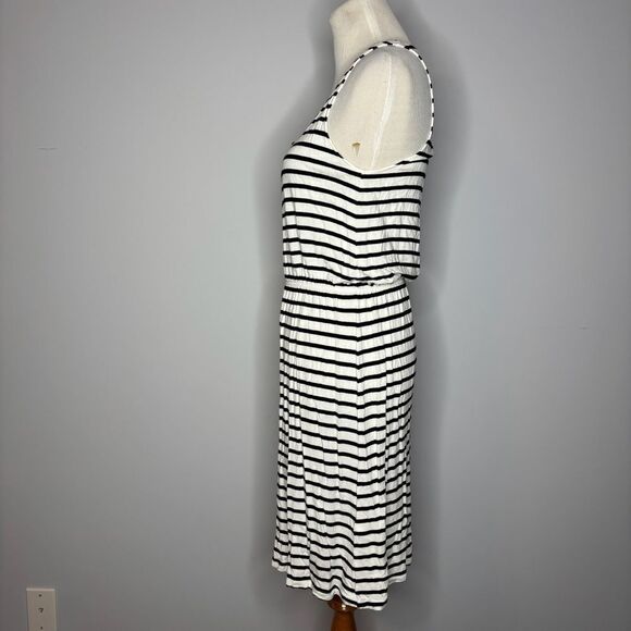 H&M- White & Black Striped Dress with Waist Cinch - Picture 4 of 4